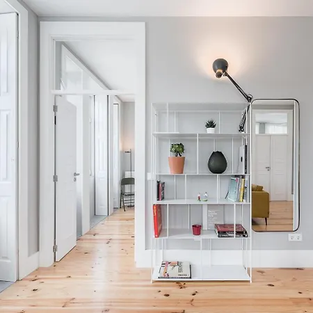 Guestready - Colorful Near Agosto Station *