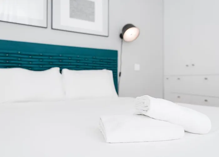 Lejlighed Guestready - Colorful Near Agosto Station *