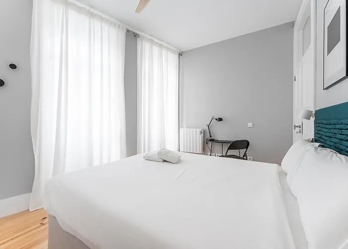 Guestready - Colorful Near Agosto Station Lejlighed