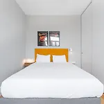 Guestready - Colorful Near Agosto Station