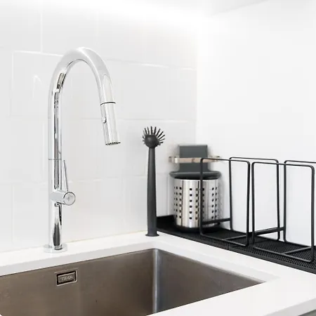 아파트 Guestready - Colorful Near Agosto Station