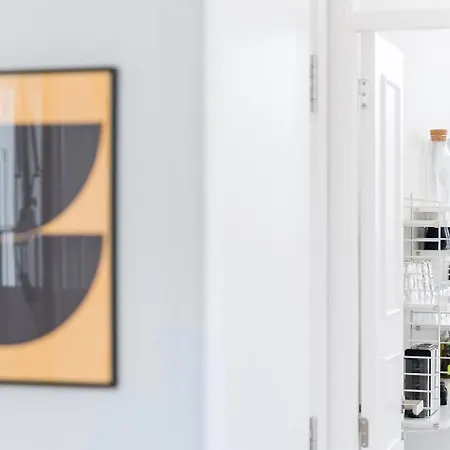 Guestready - Colorful Near Agosto Station 아파트