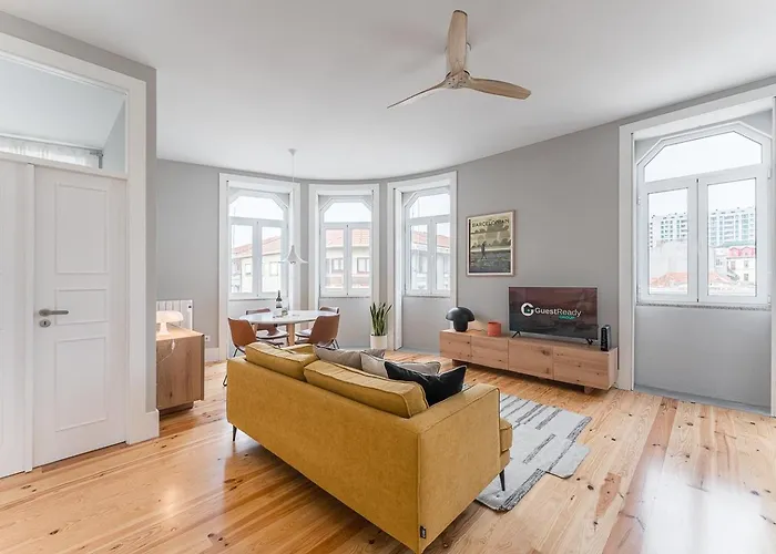 Διαμέρισμα Guestready - Colorful Near Agosto Station